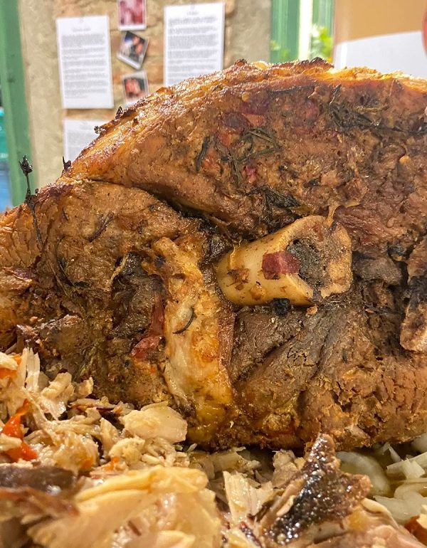 Pernil assado, especialidade da casa