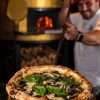 La Fresca Foresta: mix de cogumelos frescos orgânicos com purê de alho Confit, fior de latte e basilicão